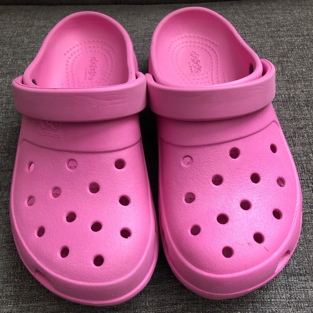 DISCONTINUED STYLE Jibbitz shoes by CROCS